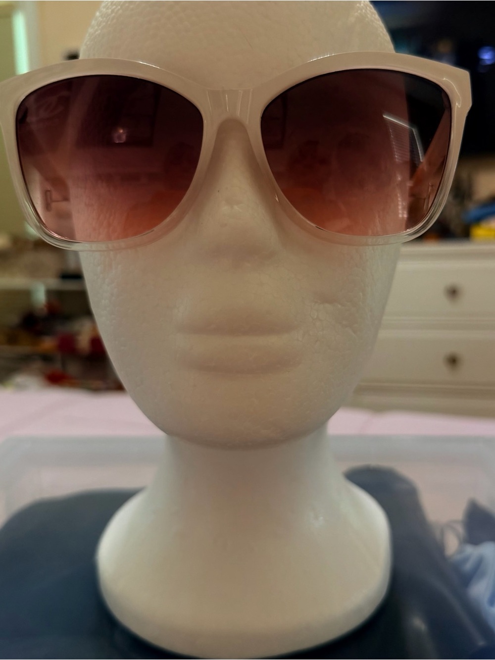 Jessica Simpson Pink Frame Sunglasses with Gradient Lenses